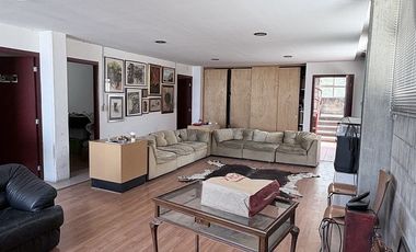 Edificio de 4 niveles con Bodega Comercial en PlantaBaja, Colonia Cruz del Farol