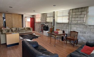 Edificio de 4 niveles con Bodega Comercial en PlantaBaja, Colonia Cruz del Farol