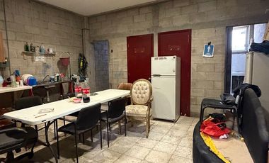Edificio de 4 niveles con Bodega Comercial en PlantaBaja, Colonia Cruz del Farol