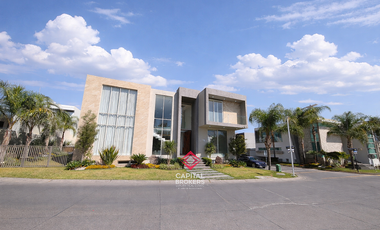 Casa de Lujo en Renta en Villa Verona zona Andares