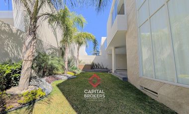 Casa de Lujo en Renta en Villa Verona zona Andares