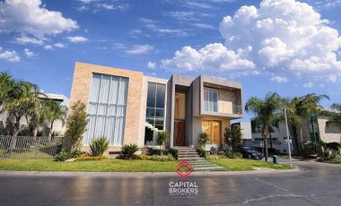 Casa de Lujo en Renta en Villa Verona zona Andares