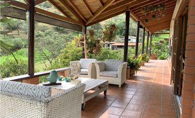 Venta de Finca El Retiro, independiente, a 4km del parque, pesebreras