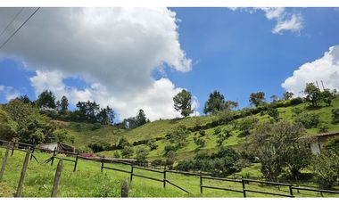 Venta de Finca El Retiro, independiente, a 4km del parque, pesebreras