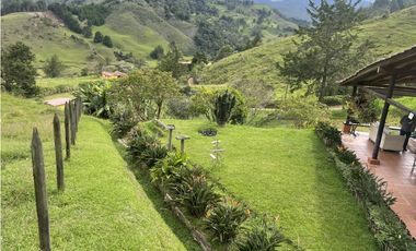 Venta de Finca El Retiro, independiente, a 4km del parque, pesebreras