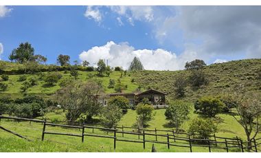 Venta de Finca El Retiro, independiente, a 4km del parque, pesebreras