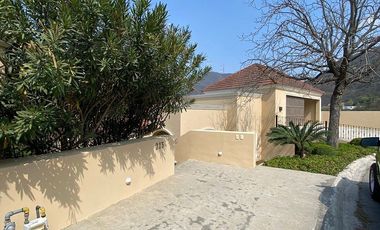 CASA RENTA LAS CALZADAS $160,000 MN | RECIEN REMODELADA