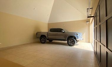 CASA RENTA LAS CALZADAS $160,000 MN | RECIEN REMODELADA