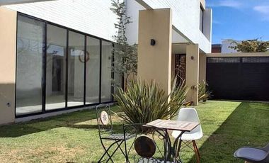 ¡Ubicación Premium! Casa amplia y moderna a pasos de Galerías Santa Anita.