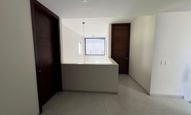 ¡Ubicación Premium! Casa amplia y moderna a pasos de Galerías Santa Anita.
