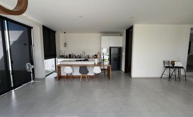 ¡Ubicación Premium! Casa amplia y moderna a pasos de Galerías Santa Anita.