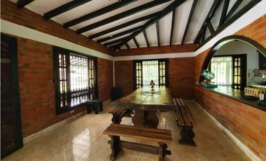 EN VENTA CHALET-HOTEL CAMPESTRE A PUERTA CERRADA