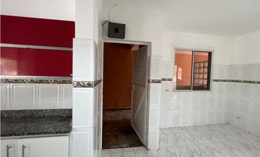 ALQUILER DE CASA EN ALTOS DEL BOSQUE EL DORAL 3 niveles