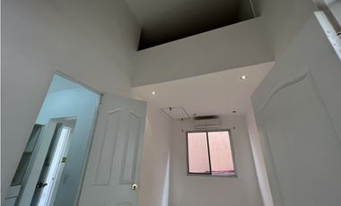 ALQUILER DE CASA EN ALTOS DEL BOSQUE EL DORAL 3 niveles