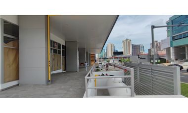 ALQUILER LOCAL EL CARMEN ESQUINA MUY COMERCIAL