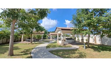 Venta de Casa con Lote Extra en Bosques del Pacífico, Panamá Pacífico