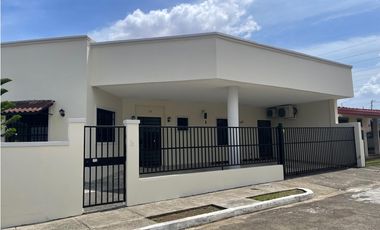 SE ALQUILA CASA EN ALTOS DE PANAMA URB. CASTILLA DE ORO LINEA BLANCA