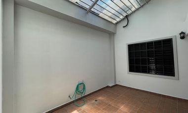 SE ALQUILA CASA EN ALTOS DE PANAMA URB. CASTILLA DE ORO LINEA BLANCA