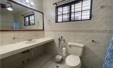 SE ALQUILA CASA EN ALTOS DE PANAMA URB. CASTILLA DE ORO LINEA BLANCA