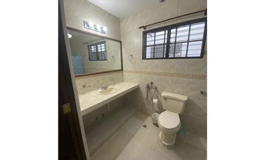 SE ALQUILA CASA EN ALTOS DE PANAMA URB. CASTILLA DE ORO LINEA BLANCA