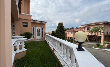 ALQUILER DE CASA EN ALTOS DEL BOSQUE EL DORAL 3 niveles