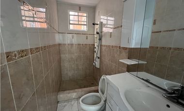 ALQUILER DE CASA EN ALTOS DEL BOSQUE EL DORAL 3 niveles