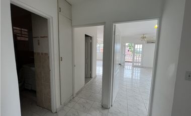 ALQUILER DE CASA EN ALTOS DEL BOSQUE EL DORAL 3 niveles