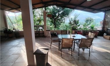 VENTA DE CASA EN BRISAS DEL GOLF DE 3 HABITACIONES CON 2 TERRAZAS