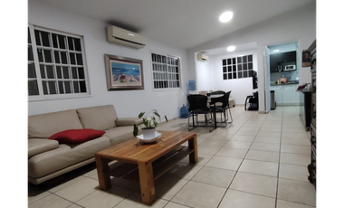 VENTA DE CASA EN BRISAS DEL GOLF DE 3 HABITACIONES CON 2 TERRAZAS