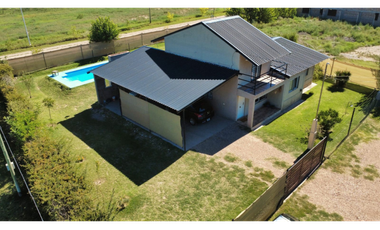 Casa 3 Dormitorios | 1000 m² Terreno | Piscina  El Cerrito