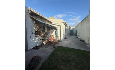 VENTA - OPORTUNIDAD 2 PH, en lote, ideal inversion - Zona Puerto