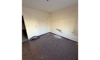 VENTA - OPORTUNIDAD 2 PH, en lote, ideal inversion - Zona Puerto