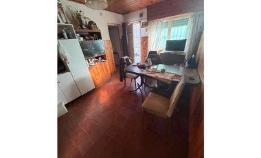 VENTA - OPORTUNIDAD 2 PH, en lote, ideal inversion - Zona Puerto