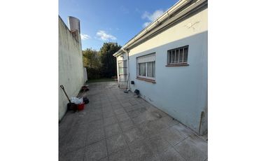 VENTA - OPORTUNIDAD 2 PH, en lote, ideal inversion - Zona Puerto