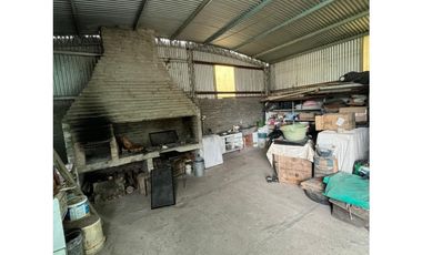 Casa con Galpon en Hasenkamp