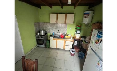 Casa con Galpon en Hasenkamp