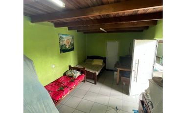 Casa con Galpon en Hasenkamp