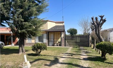 Se vende casa en María Grande calle Illia