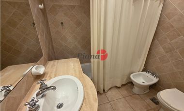 Casa en Venta - Carilo - Inmersa en el Bosque - 1.599 m² de terreno