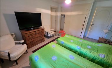 Casa en Venta - Carilo - Inmersa en el Bosque - 1.599 m² de terreno