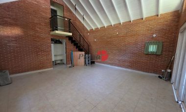 Casa en Venta - Carilo - Inmersa en el Bosque - 1.599 m² de terreno