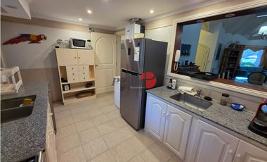 Casa en Venta - Carilo - Inmersa en el Bosque - 1.599 m² de terreno