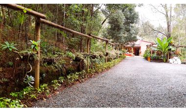 Venta Casa Campestre Santa Elena 220m2