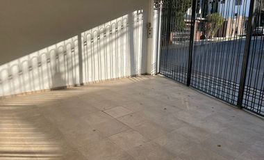 CASA EN RENTA EN MIRASIERRA