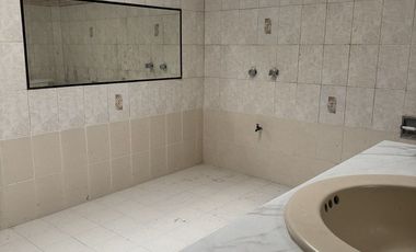 Oportunidad en casa de Santa Ana