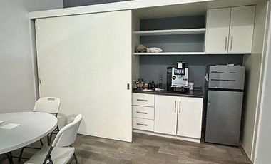 Renta Oficina PH de 225m2 acondicionada en edificio zona Valle Oriente