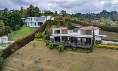 Venta de Casa Campestre en Condominio Sector  Aeropuerto