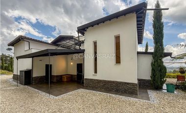 Venta de Casa Campestre en Condominio Sector  Aeropuerto