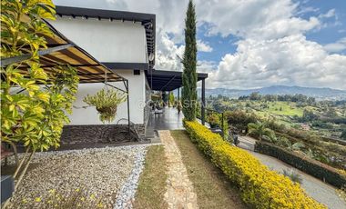Venta de Casa Campestre en Condominio Sector  Aeropuerto