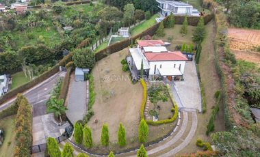 Venta de Casa Campestre en Condominio Sector  Aeropuerto